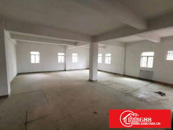 中型厂房，出入方便，独立楼梯