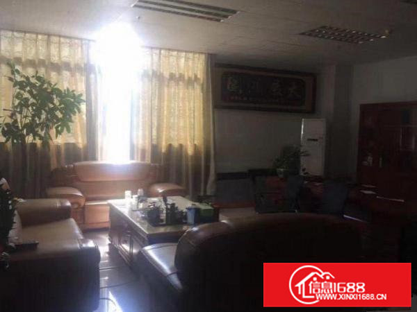 桥头莲城新出楼上带装厂房1500平，水电齐全