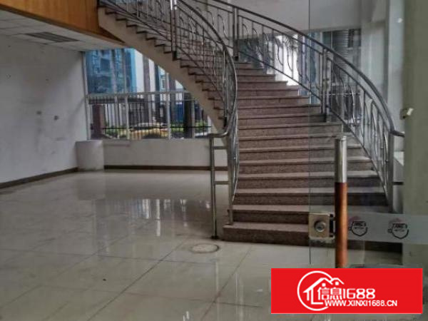 茶山镇增埗卢边工业区新出一楼650方带现成办公室，现成行车