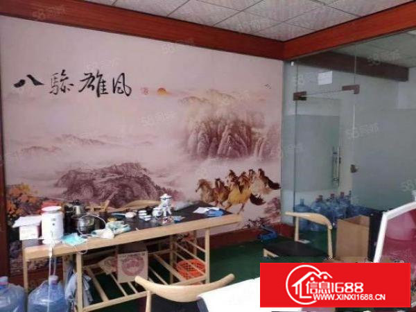 龙华福龙路旁960平标准厂房。