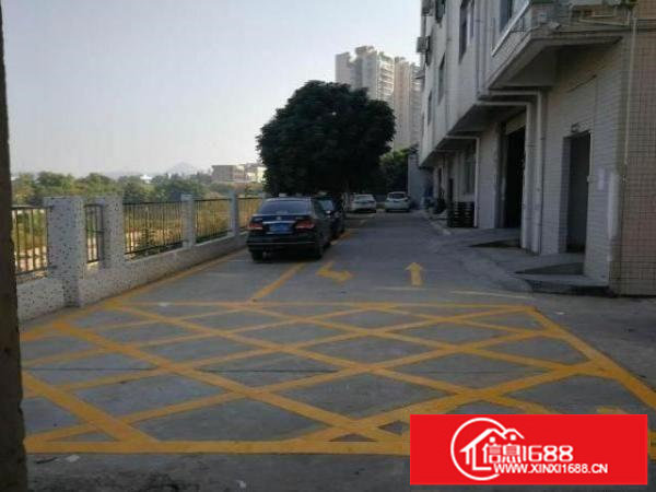 出租坪山区碧岭工业区分租楼上260平方厂房，3800打包