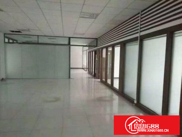 横岗四联附近二楼1500平厂房出租，豪华装修，车间全新地坪漆