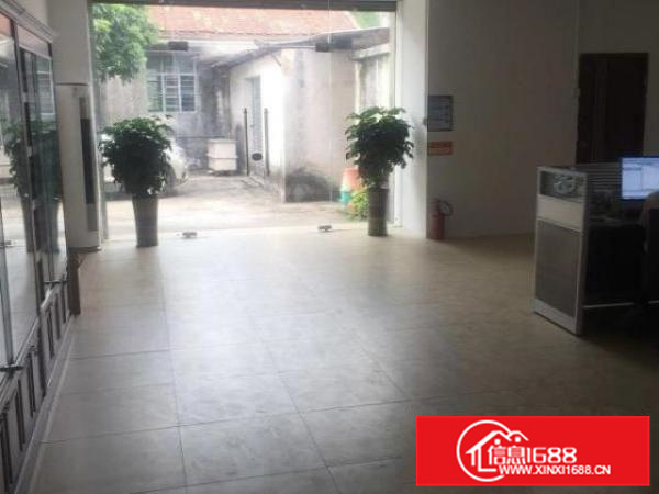 厂房面积800方租金11000元空地500方免费使用独门独院