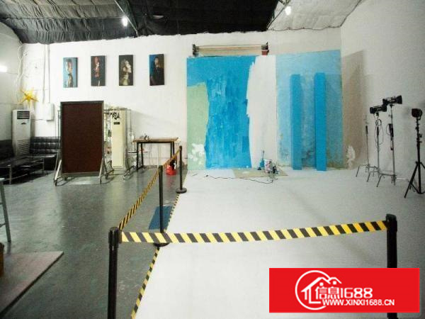 深圳布吉大芬油画村地铁站500平方超大空间低价急转租