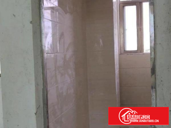 可做小型厂房，仓库，写字楼。有电梯