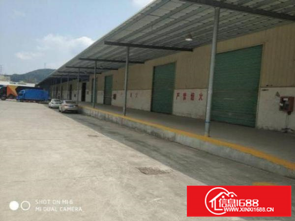 横岗主干道边8000平钢构厂房出租，带卸货平台