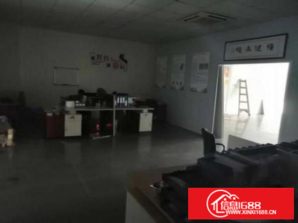 出租东坑镇东坑城区300平方精装修厂房，马路边带办公室阁楼。