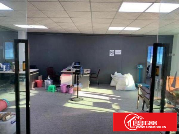 横岗地铁口附近二楼1300平方带装修厂房出租合同6年