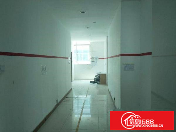 坂田新出楼上1350平带装修