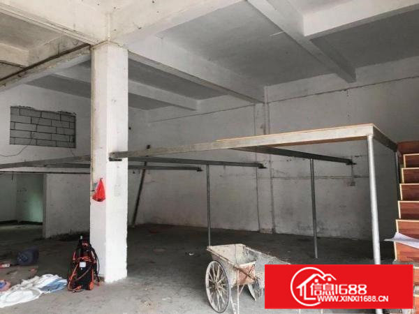 大朗水霖学校大门口旁厂房出租