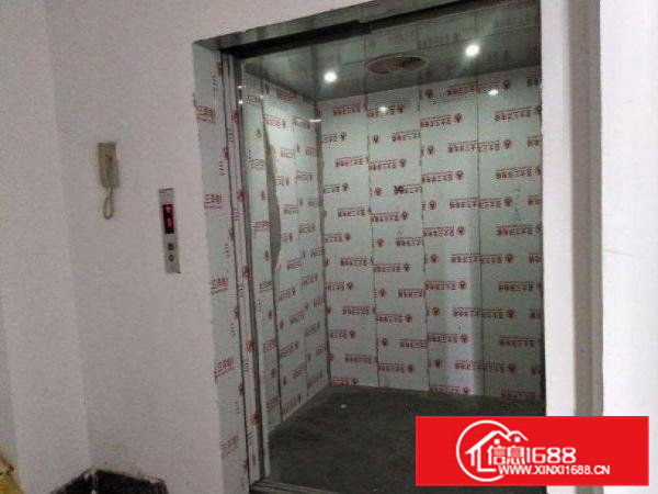 企石镇博夏村楼上400方厂房，带地坪漆装修，价格可谈！