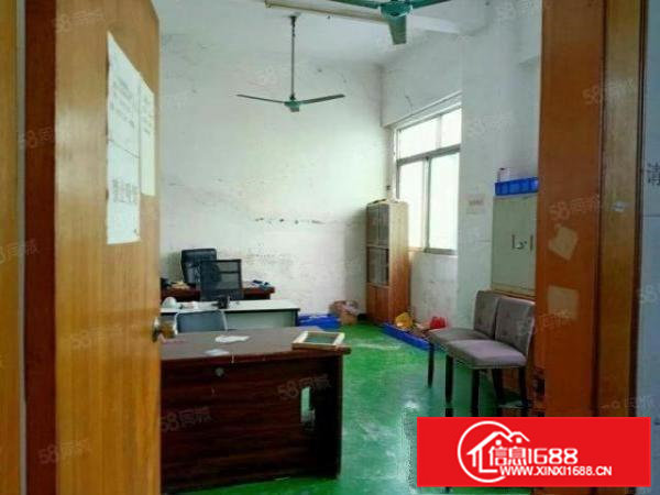 桥头镇原房东三楼厂房出租650平方，现成办公室，水电齐全！