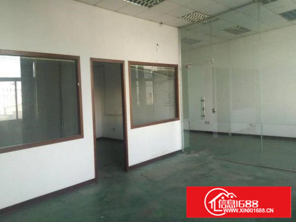 长安街口新出楼上900平米厂房对外招租