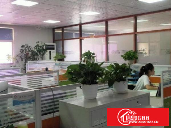 新出！平湖辅城坳工业区三楼1100平方带办公室装修厂房出租