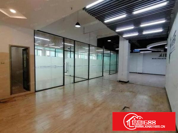 大朗松木山村物业直租楼上精装800平厂房出租