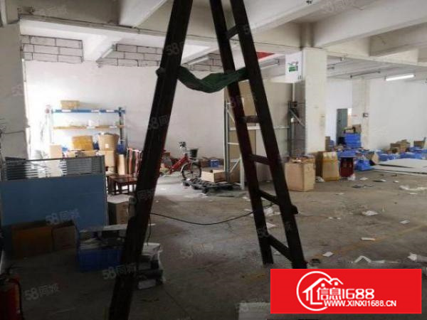 坂田五和地铁口附近一楼628平米仓库出租