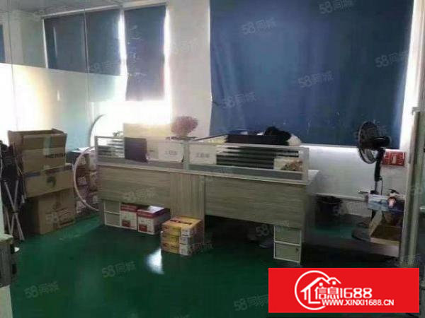 清溪重河标准厂房楼上700平，有地坪漆现成办公室