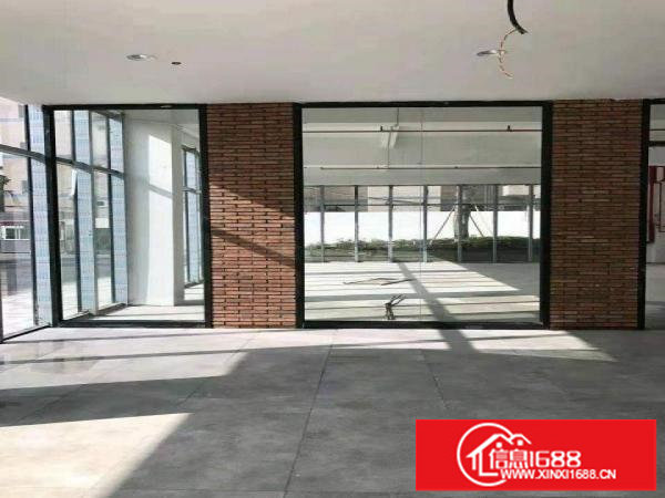 六约地铁口新出楼上300平带精装修红本厂房