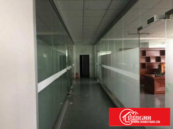 石岩北环路新出楼上900平方带装修厂房出租