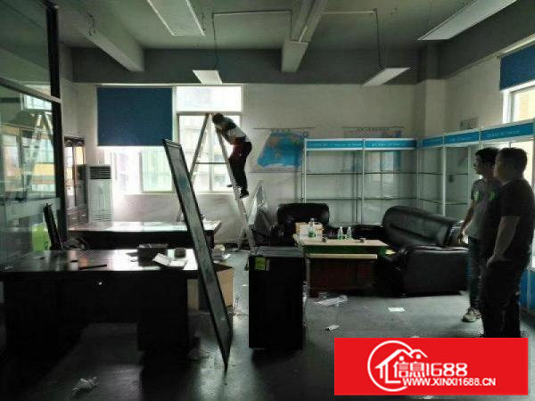 观澜松元五和大道边上楼上600平方厂房单层带装修