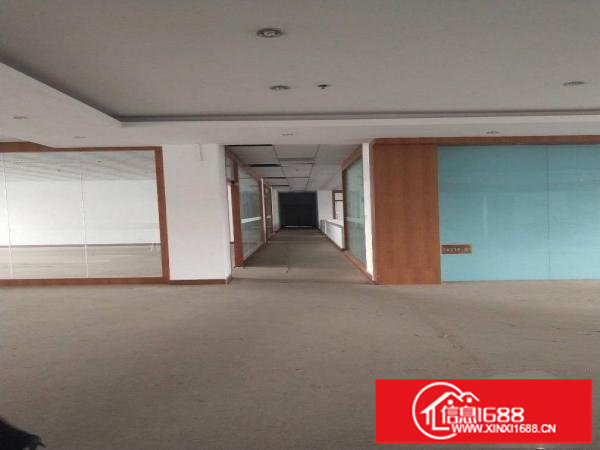 龙岗宝龙新空出整层3300平米带装修厂房出租