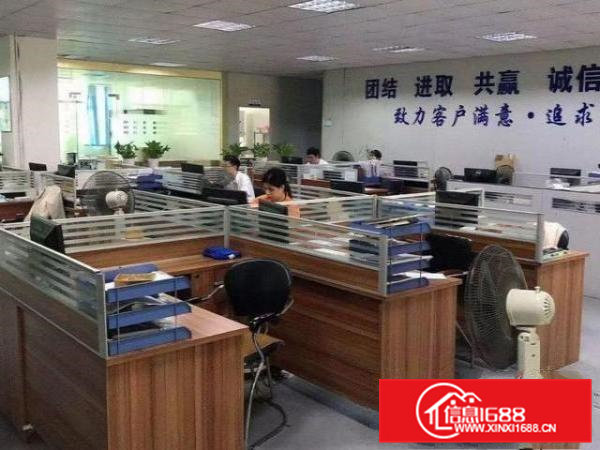 楼上2300方带地坪漆，带现成办公室，价格实惠