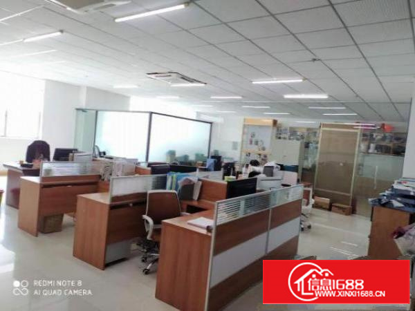 茶山镇布料市场旁厂房招租、单层1500平方，花园式厂房