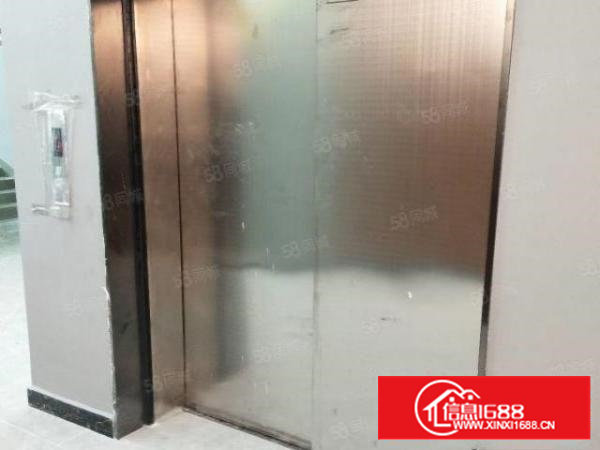 石岩车站后面光明路，新出248平米标准厂房，园区免费停车