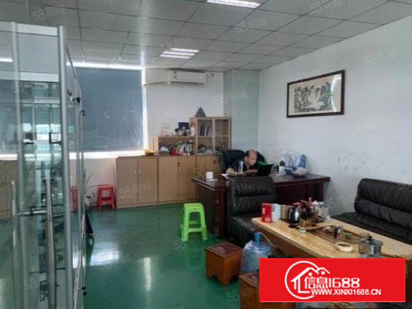 石岩同富裕楼上新出630平精装修厂房，适合电子，贸易等行业