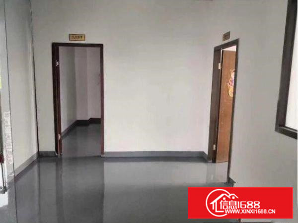 龙背岭独院二楼500平带精装修办公室厂房出租，有电梯格局方正