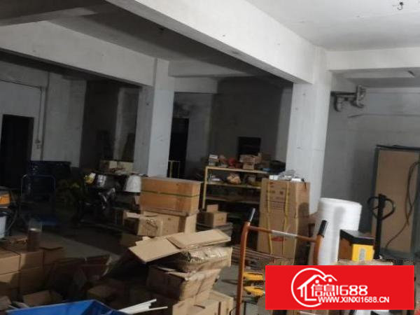 有三相电，工业区里分租仓库厂房，交通方便附近都是工厂。