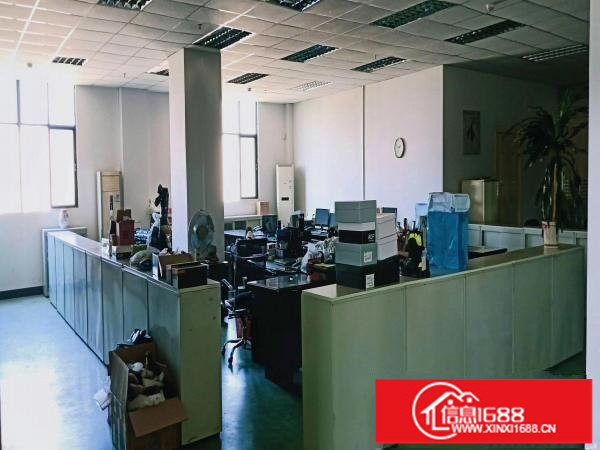 横岗四联小学附近新出一楼560平米厂房出租可分租