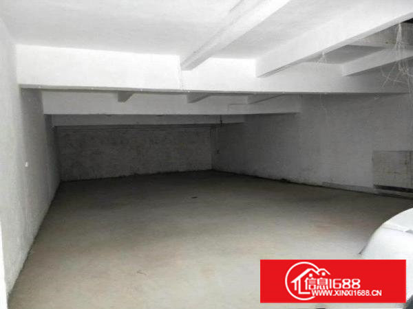 长安锦厦新出一楼400平米带环评实际面积厂房出租