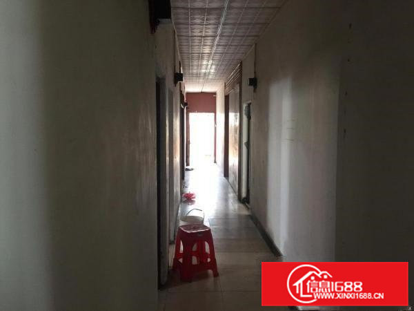 大岭山国道边新出独门独院2000平厂房加宿舍出租厂房高度高