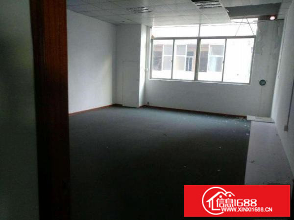 松岗红星1650厂房出租，产证齐全，公摊小，便利