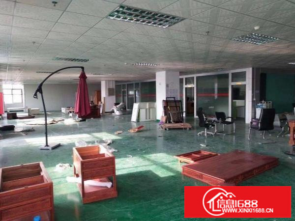 后亭地铁站旁楼上带精装修厂房800平无转让费