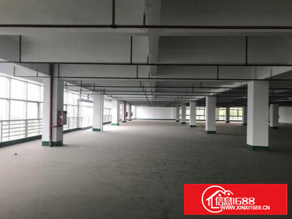 成熟工业园，主干道旁边，好招工空间大水电齐全，主线到车间