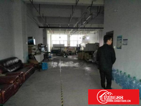 出租龙岗区坪地坪东工业区带装修400平出租有客梯有货梯