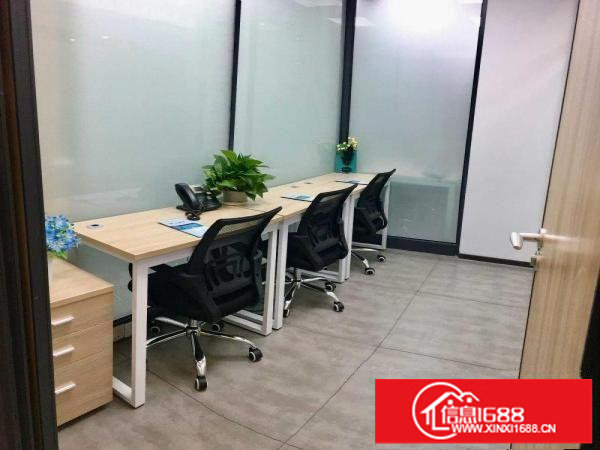 布吉10一80平大面积办公室 租赁凭证，送全新家私，户型方正