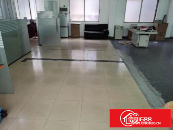 平湖山夏一楼厂房出租！带装修！随时看房！