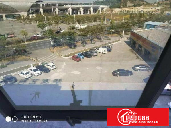 （原房东）坪山高铁站附近新出办公室写字楼出租带装修