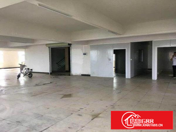 霄边五楼800平精装修带地砖可分租水电齐全厂房招租