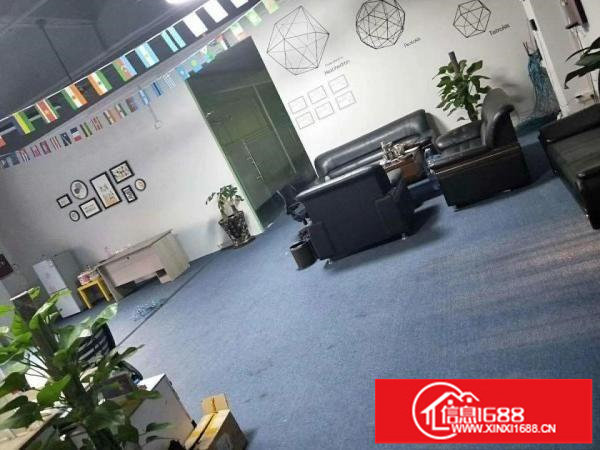 龙岗南联地铁站旁580平带精装修有电梯厂房出租