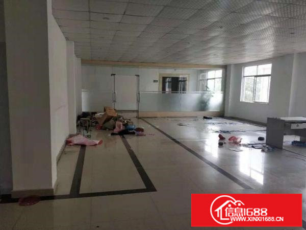 大运地铁站-D口3楼现成办公室950平出租可分租