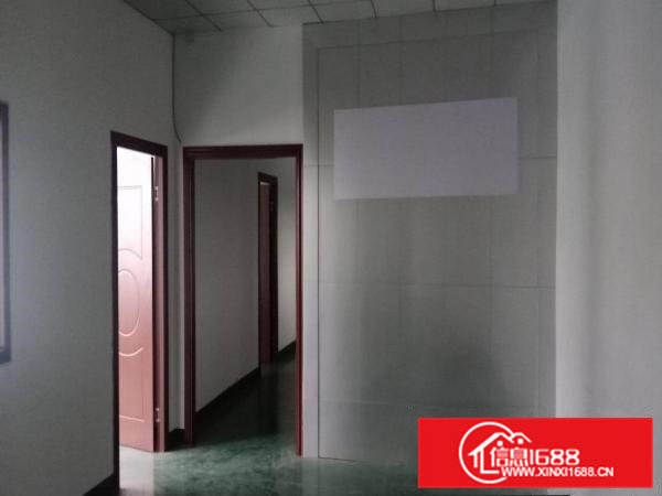 新出带豪华装修厂房1350平米业主直接出租无转让费