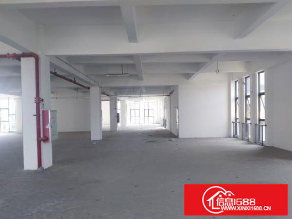 永发工业区厂房一楼800平6.5米高，有房产证等