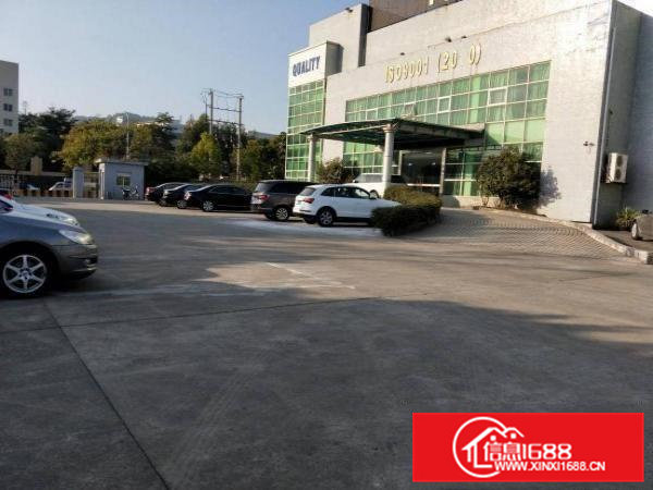 金凤凰工业园5.5米高一楼1450平米低价招租！！