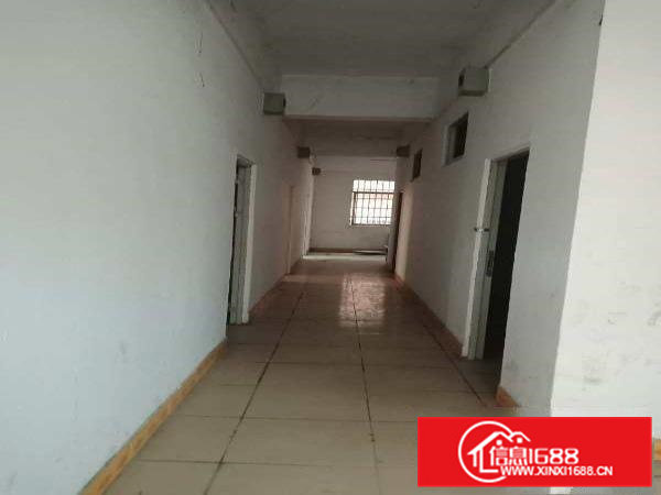 寮步厂房诚意直租，价格低。