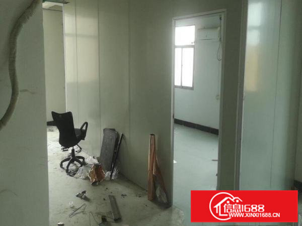 楼上500平，大朗松柏朗独栋厂房分租，带电梯，现成办公室装修