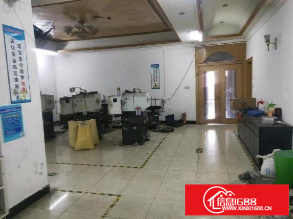 工业园区C栋四楼，有电梯，水电齐全，精装修